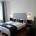 Loven Hotel